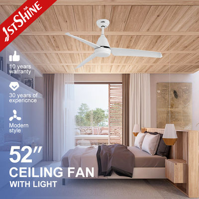 REACH 認証 52 インチ 天井扇風機 リモコンと白色のLED照明