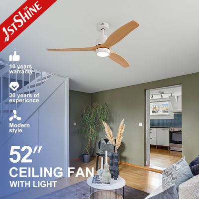 LED照明と直流電源を持つ現代ホワイトウッドグレーンABSブレード天井扇風機