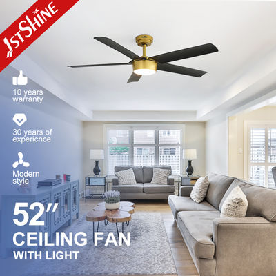 良い値段 Modern Plastic Ceiling Fan with Integrated LED Light Panel and Matte Black ABS Blades Ideal for Boutique Hotels and Cafes オンライン